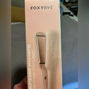 Foxy Bae Brand new in box flat iron blush pink